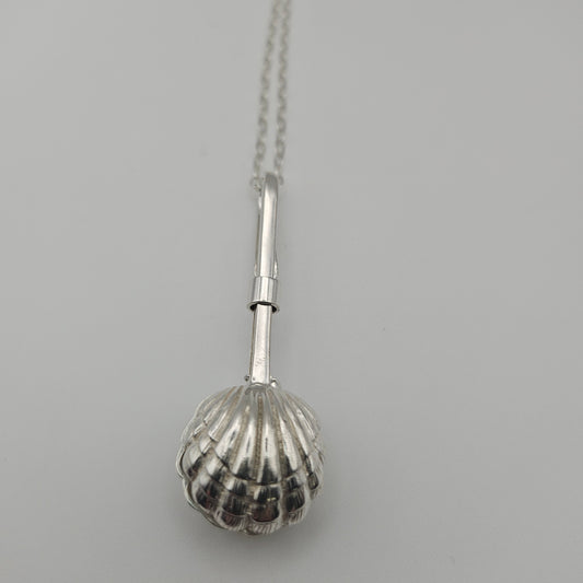 Sterling silver unique napkin clip pendant
