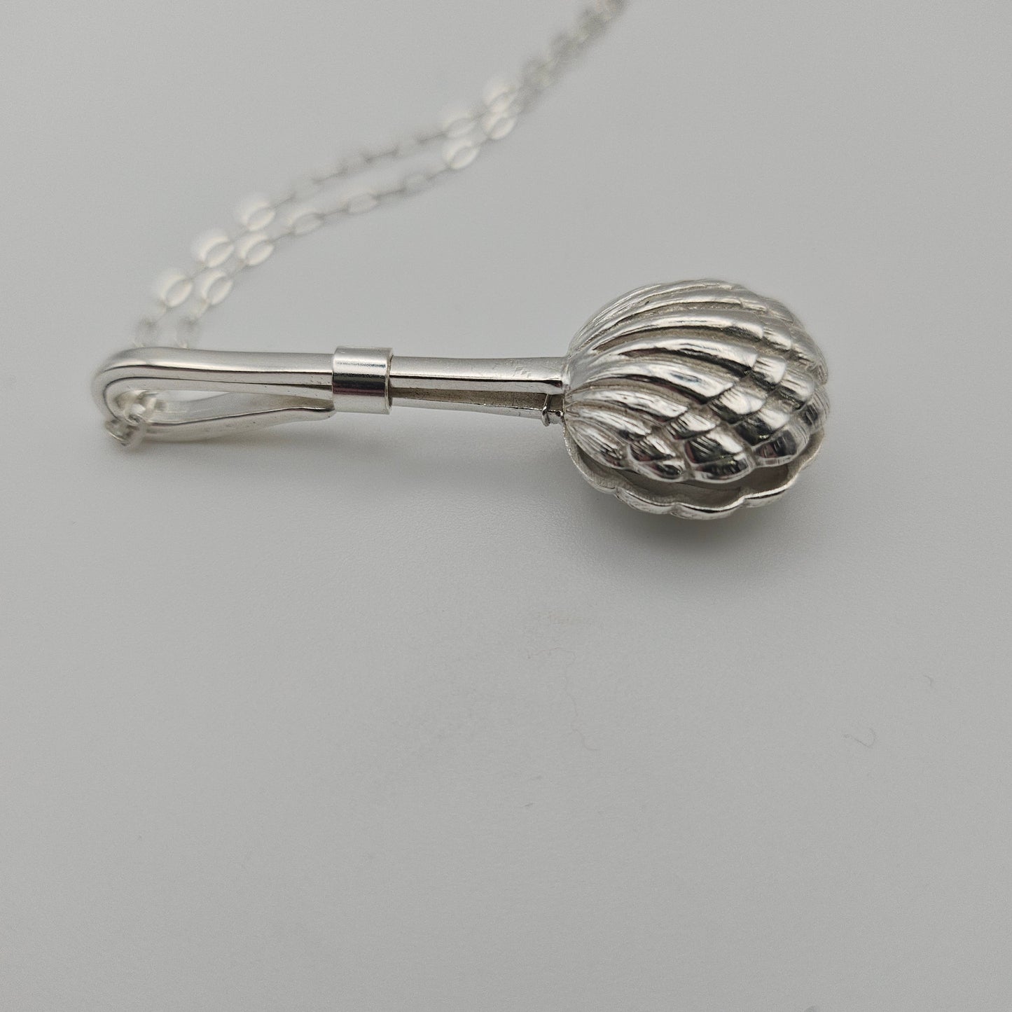 Sterling silver unique napkin clip pendant