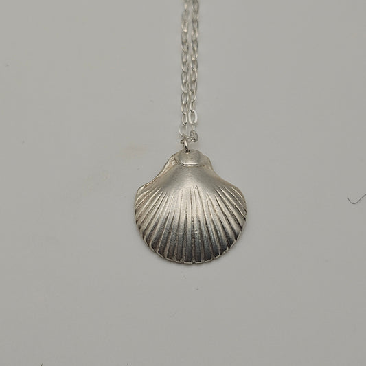 Sterling silver shell pendant