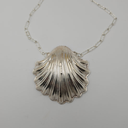 Sterling silver statement shell design pendant